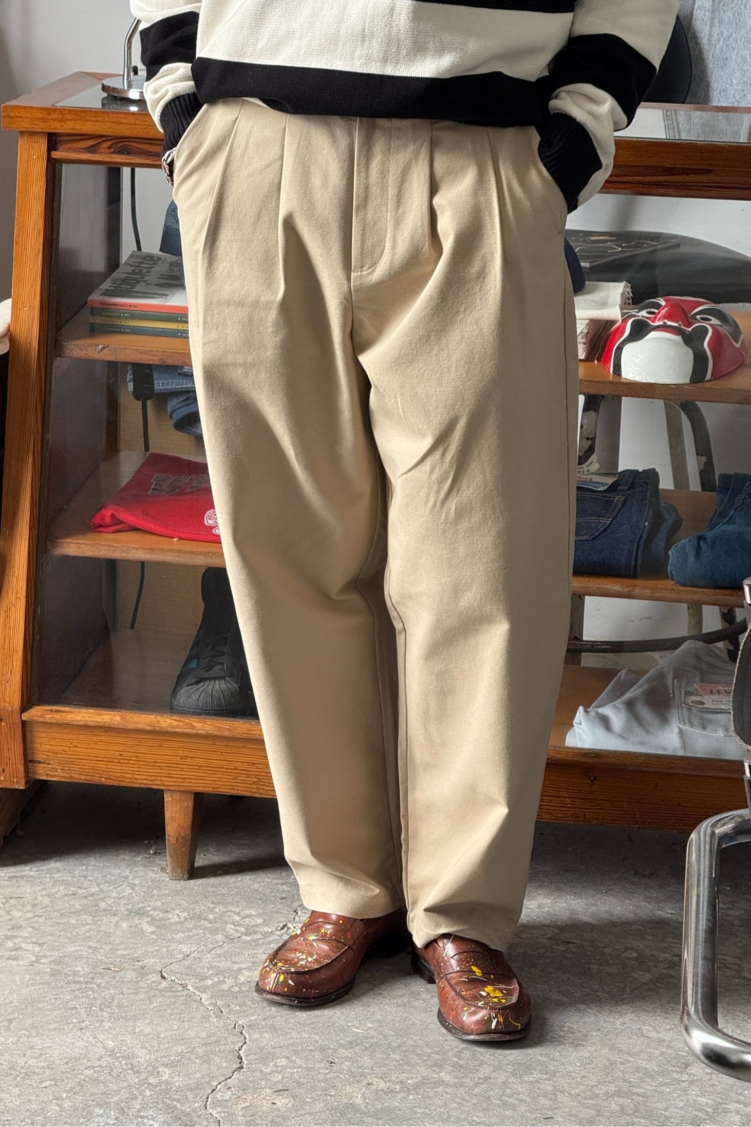 Pantalón chino beige