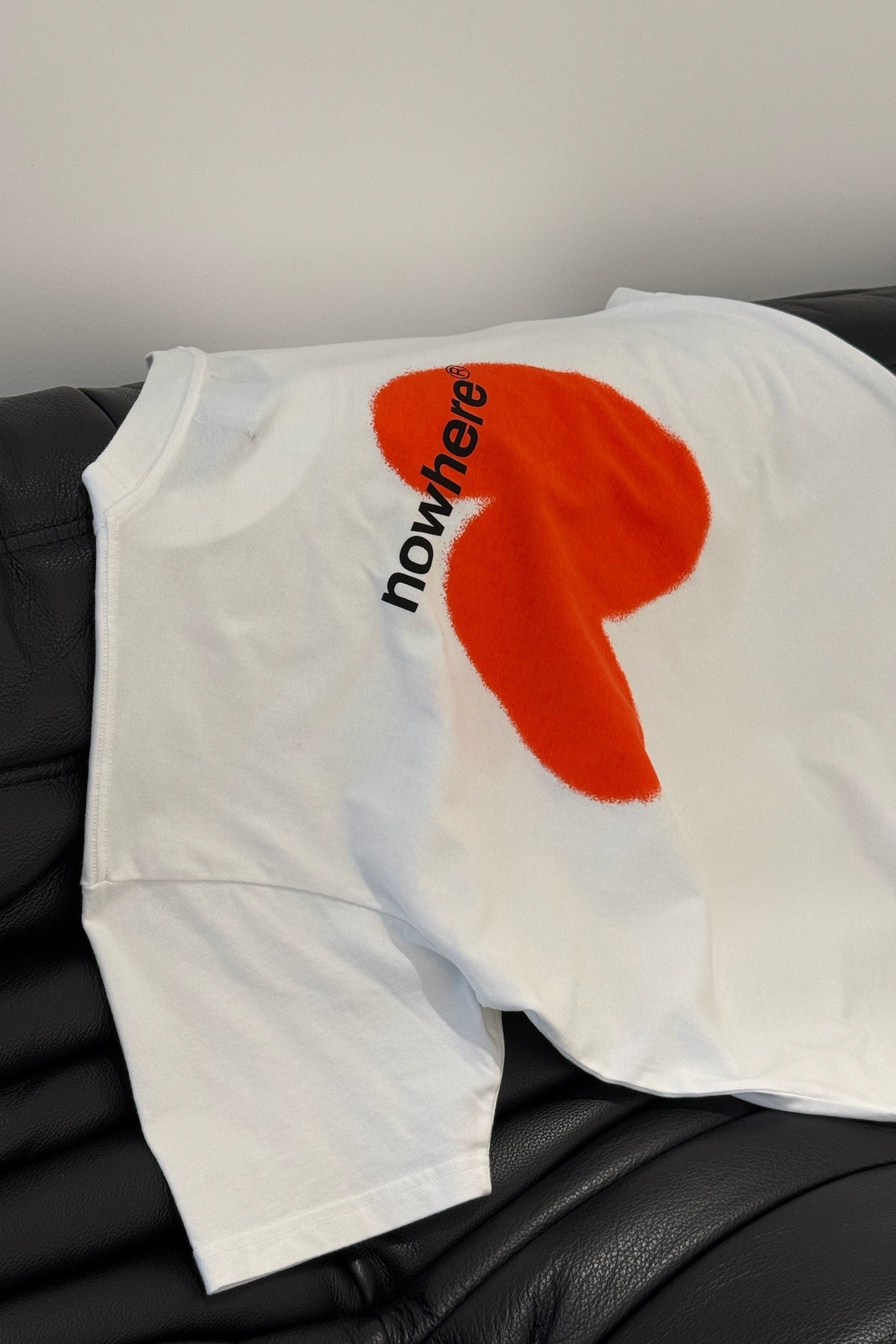 Nowhere spray red t-shirt