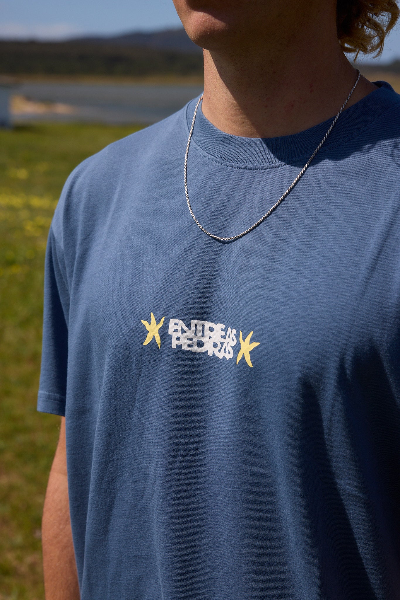 Camiseta entre as pedras blue