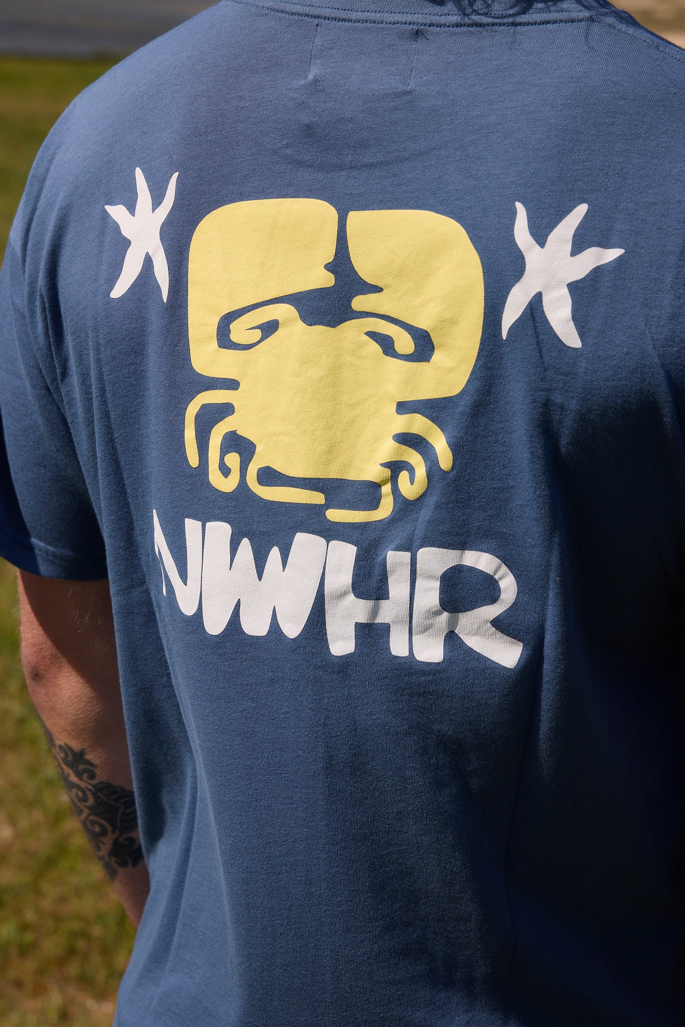 Camiseta entre as pedras blue