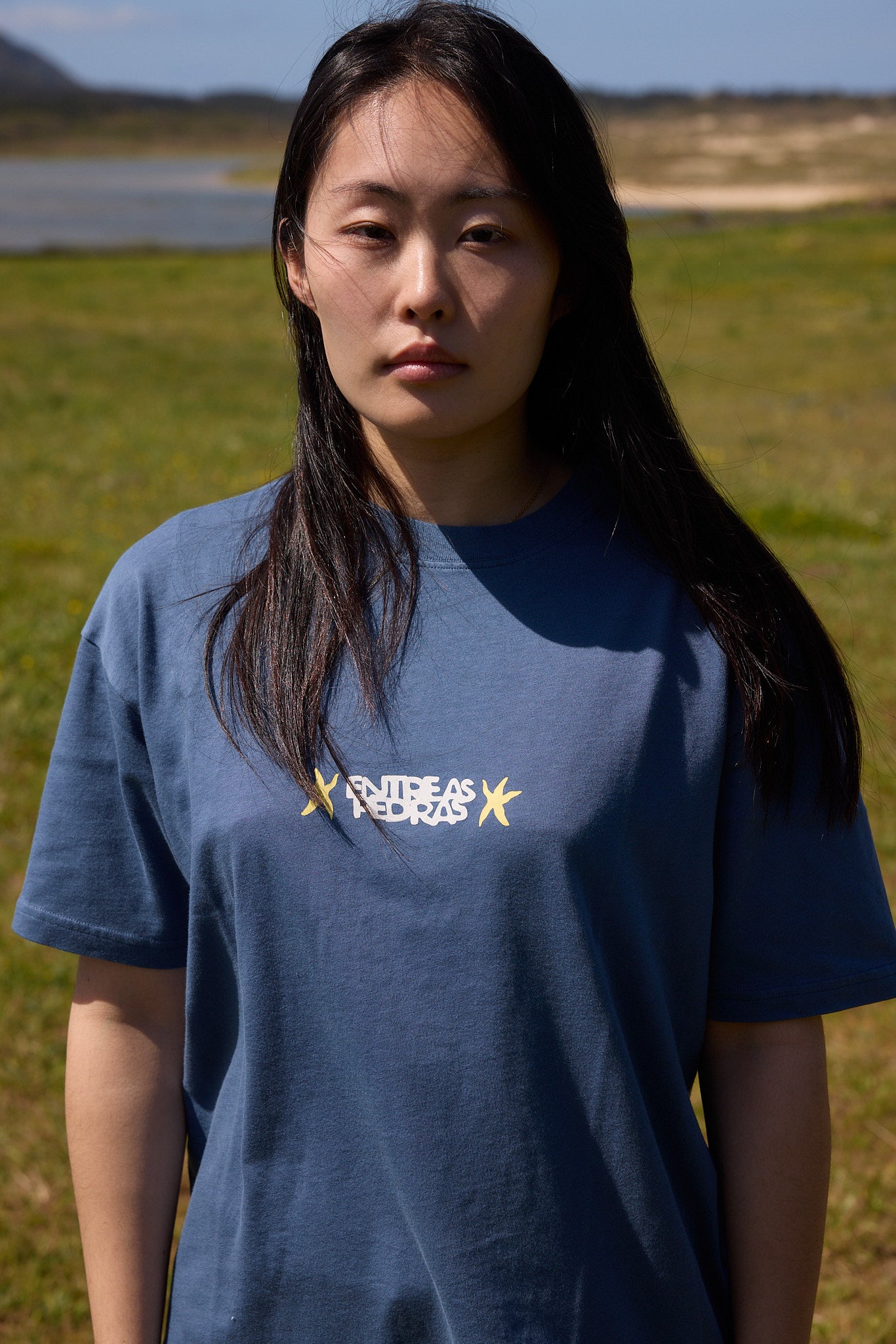 Camiseta entre as pedras blue