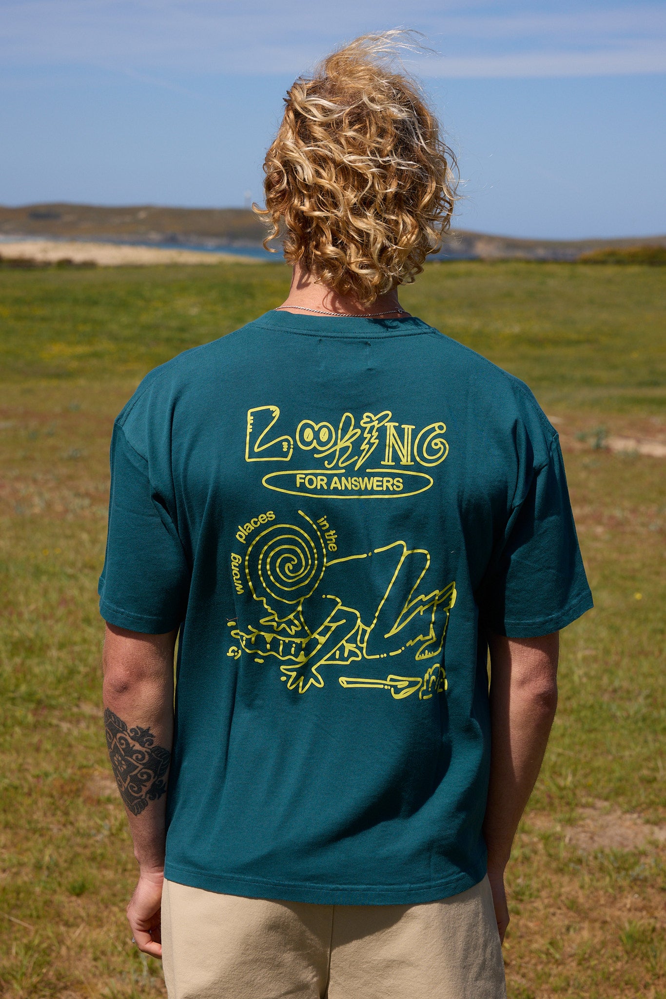 Camiseta looking for answers